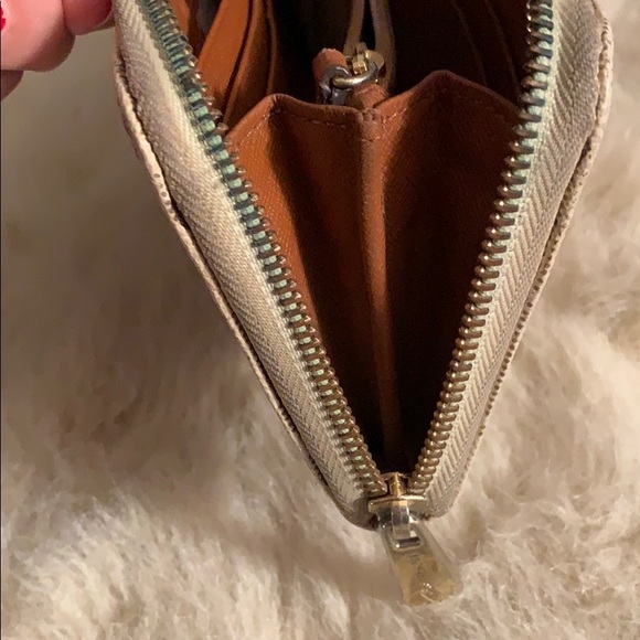 Michael Kors wallet - Picture 3 of 4